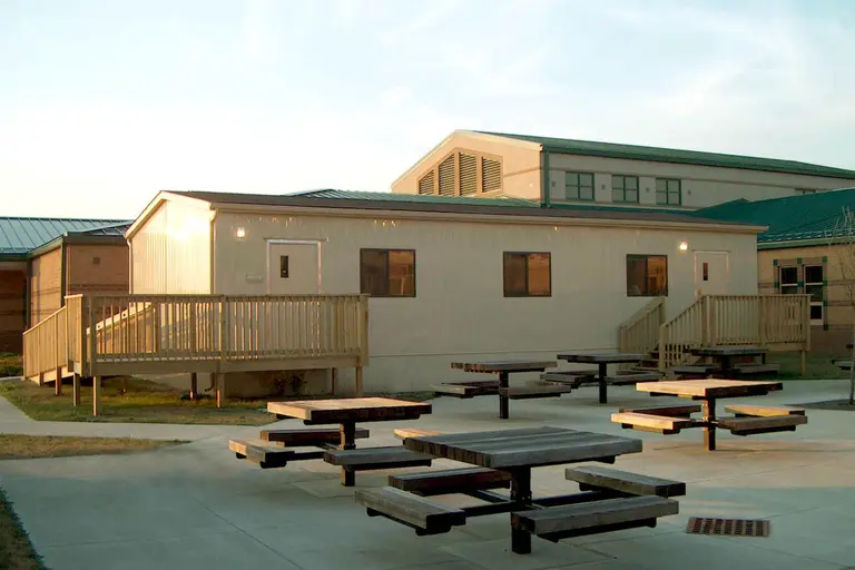 SCMO-Sandcreek-Courtyard-Modular-Classroom