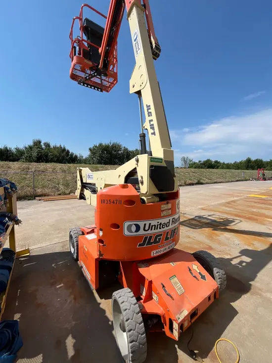 2015 JLG E400AJPN Articulating Boom Lift