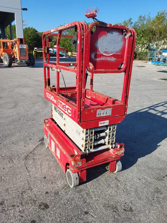 2017 MEC 1330SE Scissor Lift