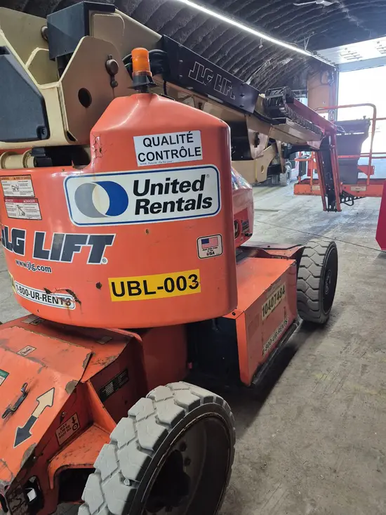 2015 JLG E450AJ Articulating Boom Lift