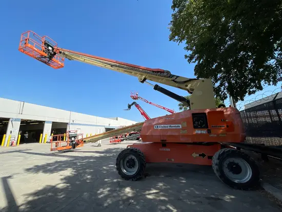 2013 JLG 800S Boom Lift