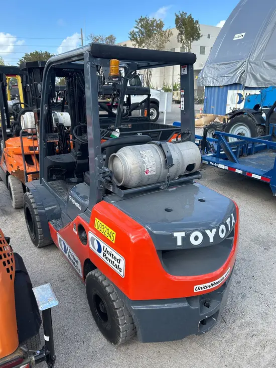 2019 Toyota 8FGU30 Warehouse Forklift