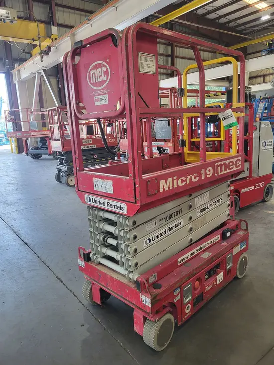 2018 MEC MICRO 19 Scissor Lift