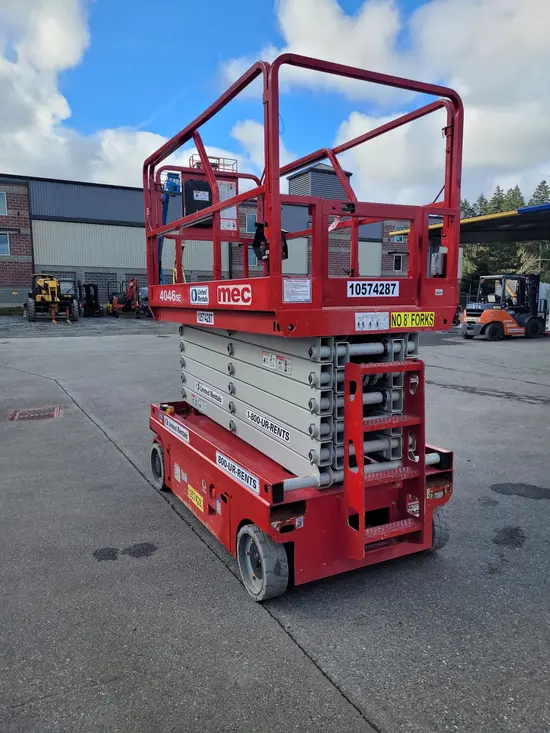 2017 MEC 4046SE Scissor Lift