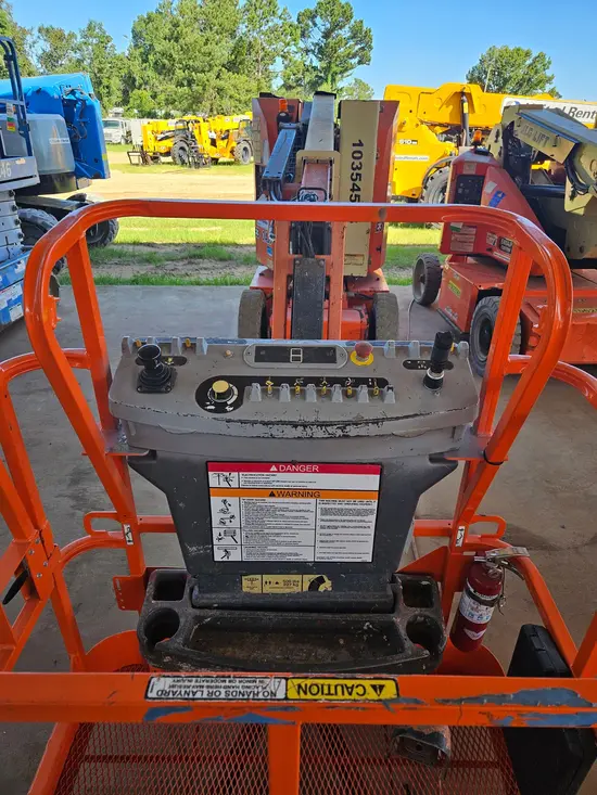2015 JLG E300AJP Articulating Boom Lift