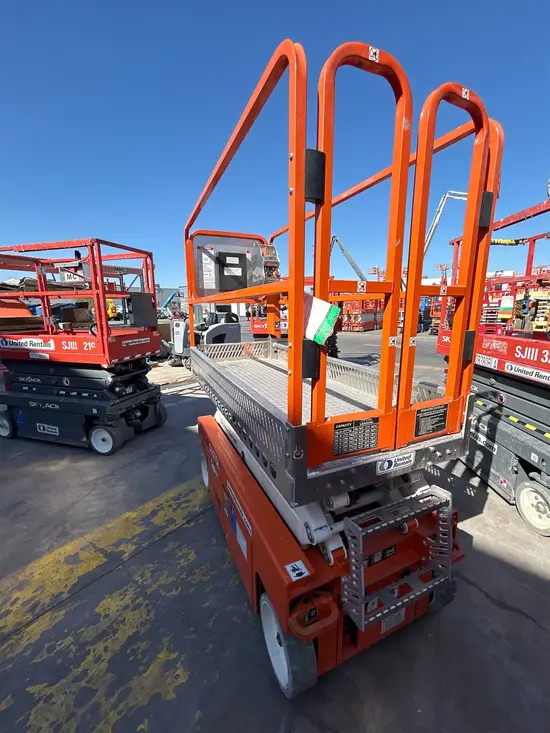 2022 Snorkel S3215L Scissor Lift