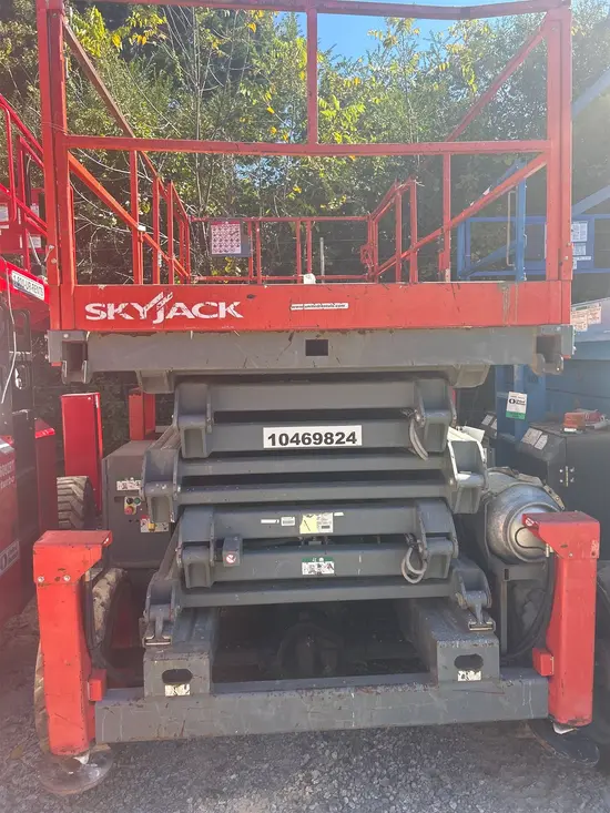 2016 Skyjack SJ8841RT Rough Terrain Scissor Lift