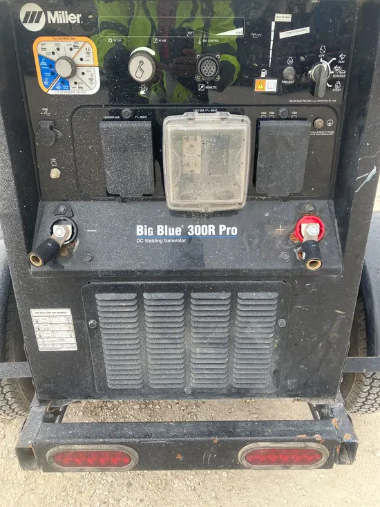 2022 Miller Welders Big Blue 300R Welder