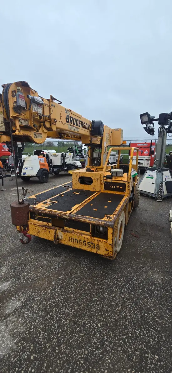 2012 Broderson IC-35-2F