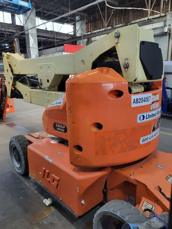 2014 JLG E400AJPN Articulating Boom Lift