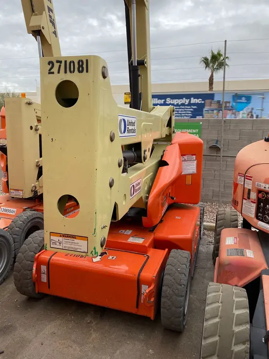 2012 JLG E400AJPN Articulating Boom Lift