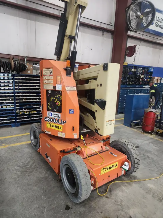 2015 JLG E300AJP Articulating Boom Lift