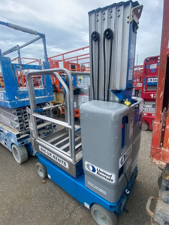 2018 Genie GR-20 Self-Propelled One-Person Lift