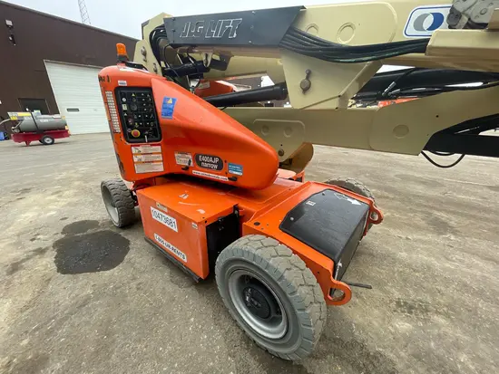 2016 JLG E400AJPN Articulating Boom Lift