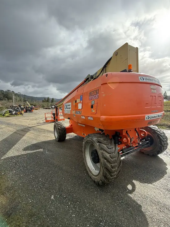 2017 JLG 860SJ Boom Lift