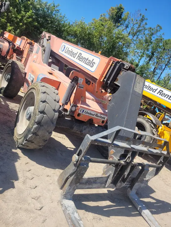 2016 SKYTRAK 8042 Forklift
