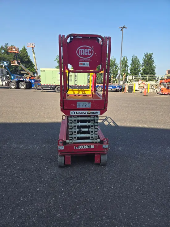2018 MEC MICRO 19 Scissor Lift