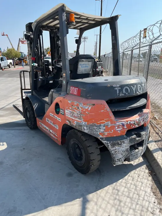 2019 Toyota 8FD35U Warehouse Forklift
