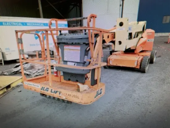 2016 JLG E450AJ Articulating Boom Lift