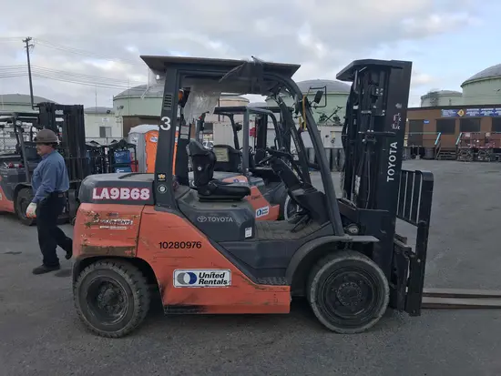 2014 Toyota 8FD35U Warehouse Forklift
