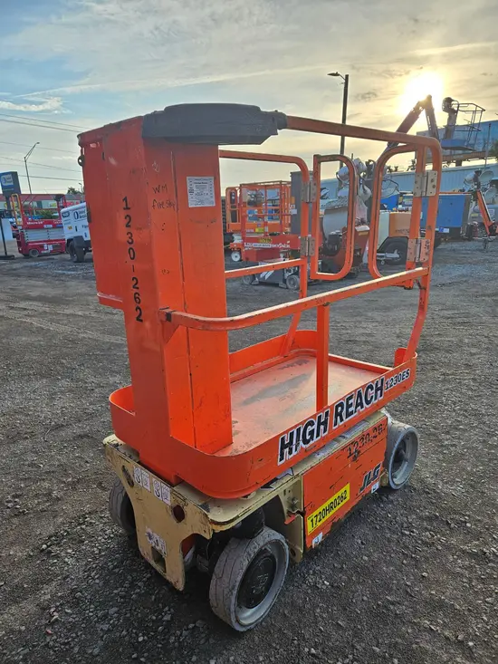 2018 JLG 1230ES Self-Propelled One-Person Lift