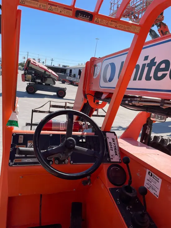 2015 SKYTRAK 6042 Forklift