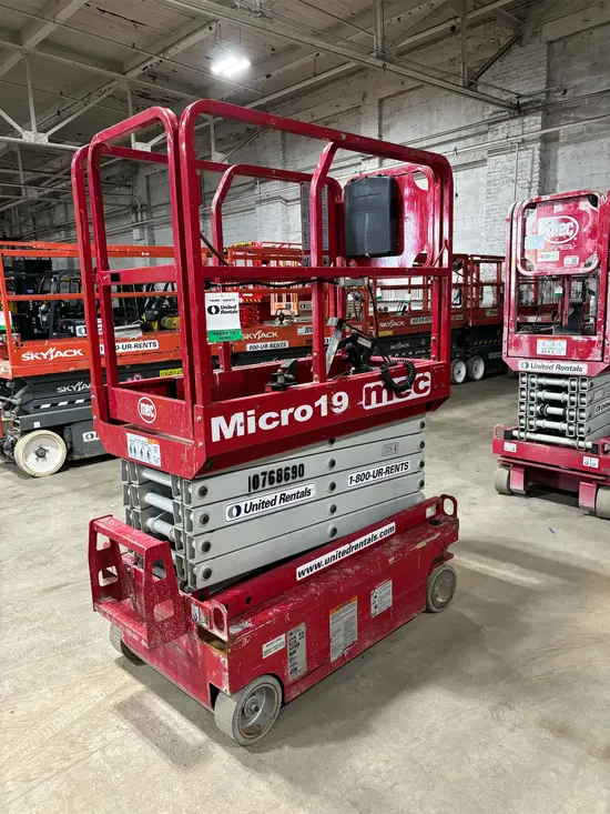 2018 MEC MICRO 19 Scissor Lift