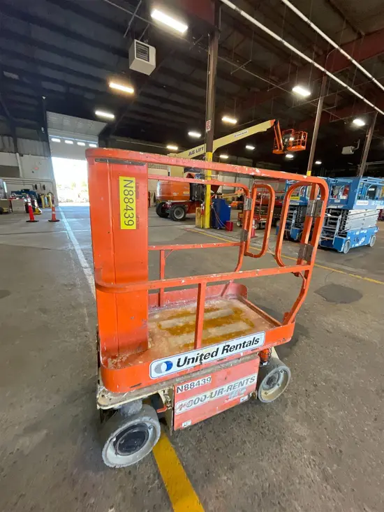 2014 JLG 1230ES Self-Propelled One-Person Lift