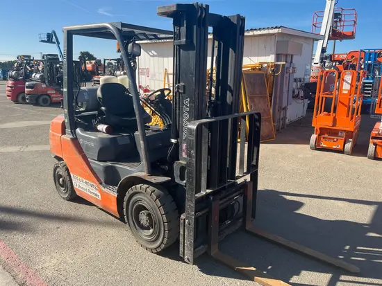 2018 Toyota 8FGU25 Warehouse Forklift