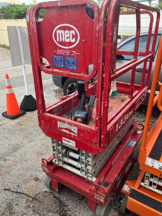 2017 MEC 1330SE Scissor Lift
