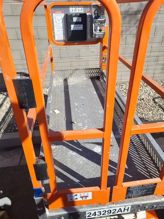 2019 Snorkel S3215L Scissor Lift
