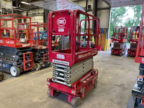 2018 MEC MICRO 19 Scissor Lift