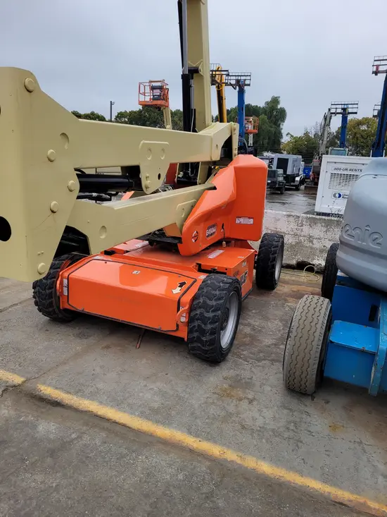 2016 JLG E450AJ Articulating Boom Lift