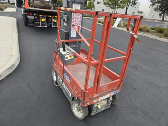 2017 Skyjack SJ16 Self-Propelled One-Person Lift