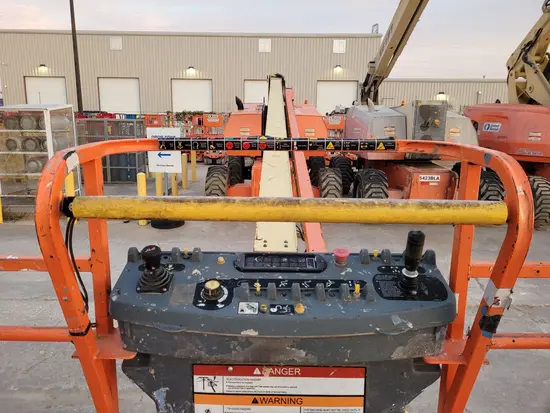 2013 JLG 800S Boom Lift