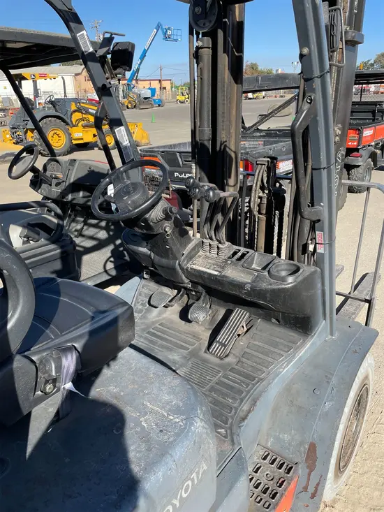 2018 Toyota 8FGU25 Warehouse Forklift