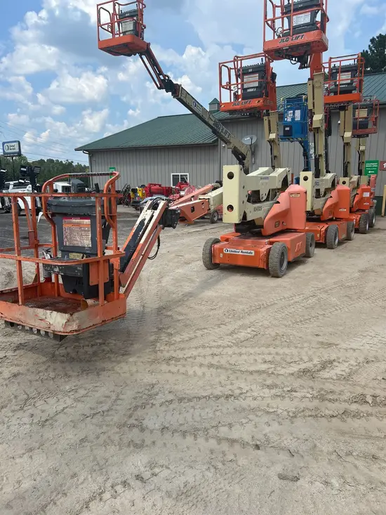 2014 JLG E400AJPN Articulating Boom Lift