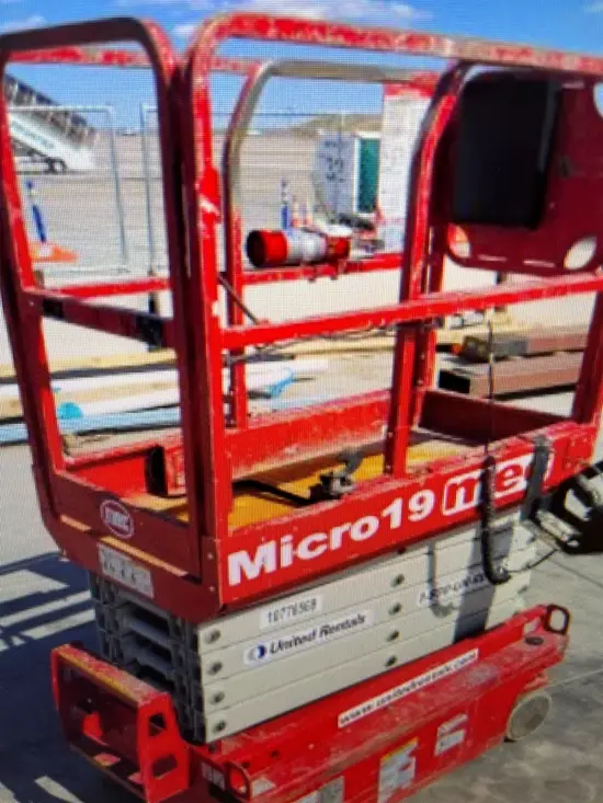 2018 MEC MICRO 19 Scissor Lift