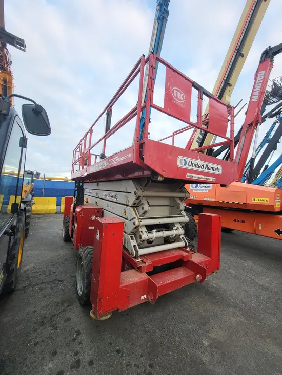2017 MEC 6092RT Rough Terrain Scissor Lift
