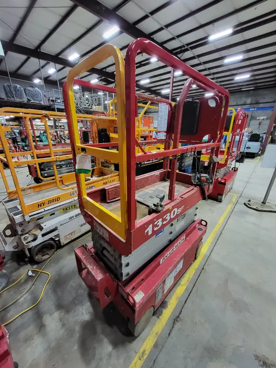 2018 MEC 1330SE Scissor Lift