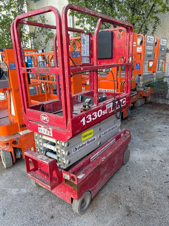 2017 MEC 1330SE Scissor Lift