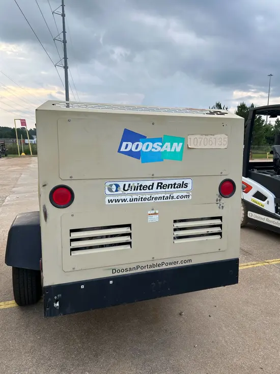 2018 Doosan P425/HP375WCUT4 Air Compressor
