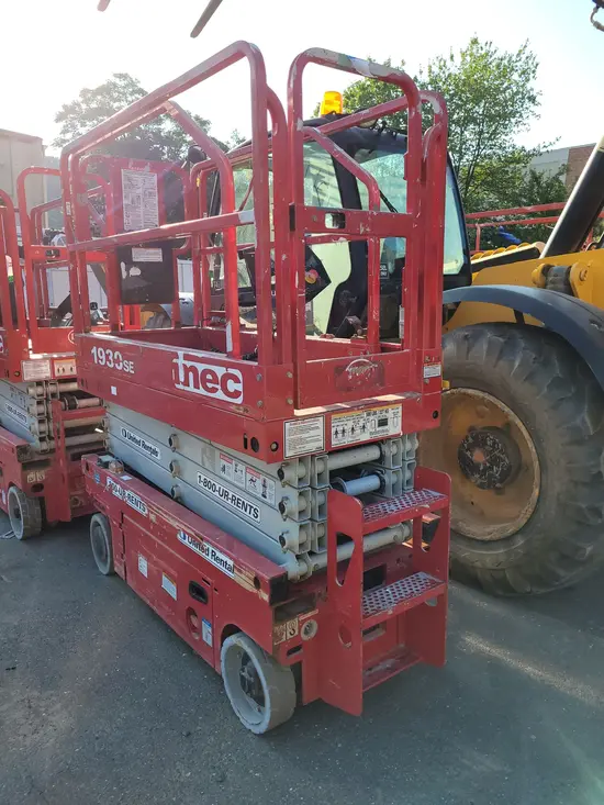 2017 MEC 1930SE Scissor Lift