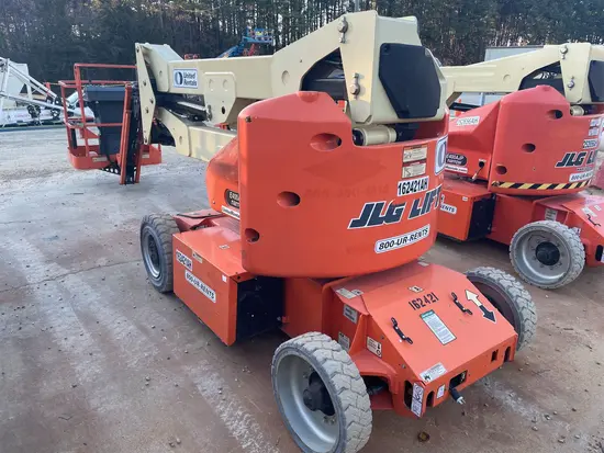 2016 JLG E400AJPN Articulating Boom Lift