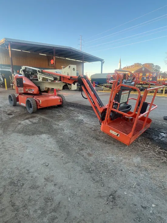 2015 JLG E450AJ Articulating Boom Lift