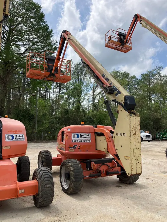 2013 JLG 600AJ Articulating Boom Lift