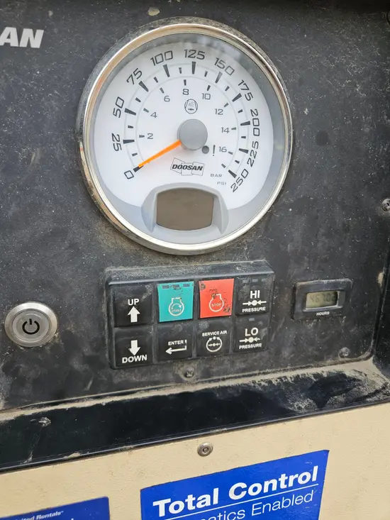 2021 Doosan P425/HP375WCU Air Compressor