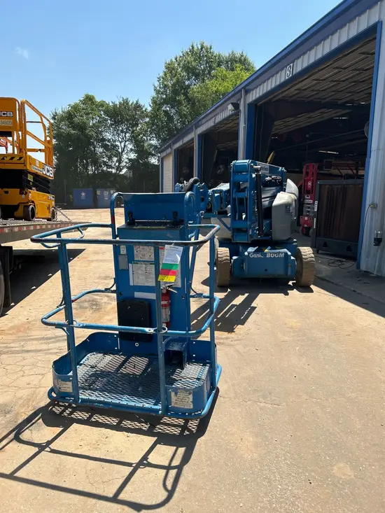 2013 Genie Z-40/23N RJ Articulating Boom Lift