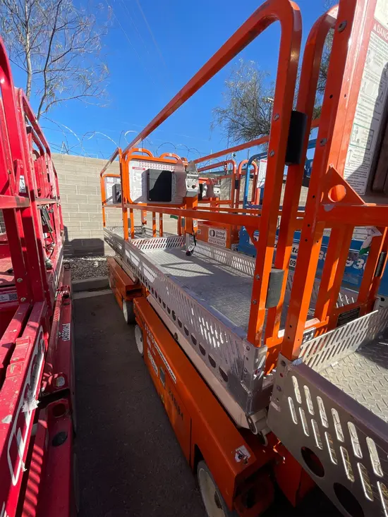 2020 Snorkel S3215L Scissor Lift