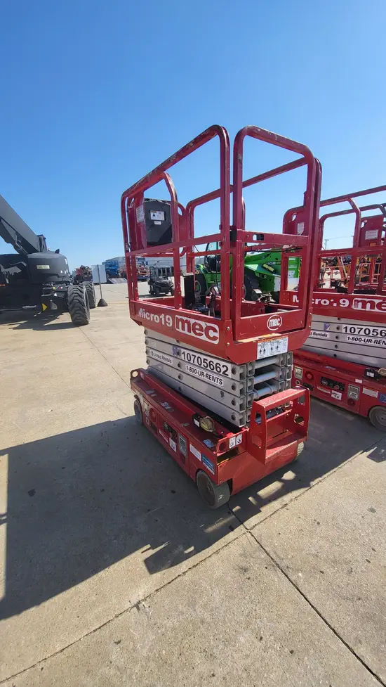2018 MEC MICRO 19 Scissor Lift